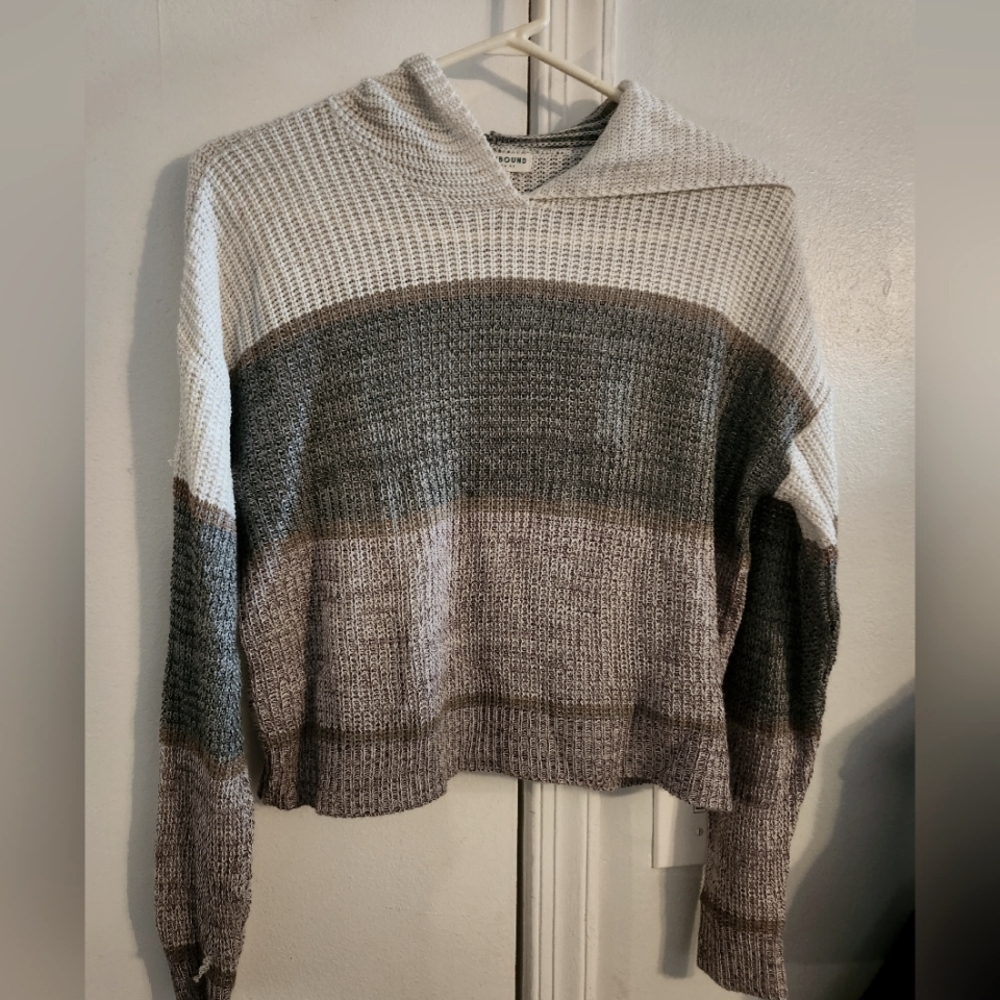 Hooded sweater
